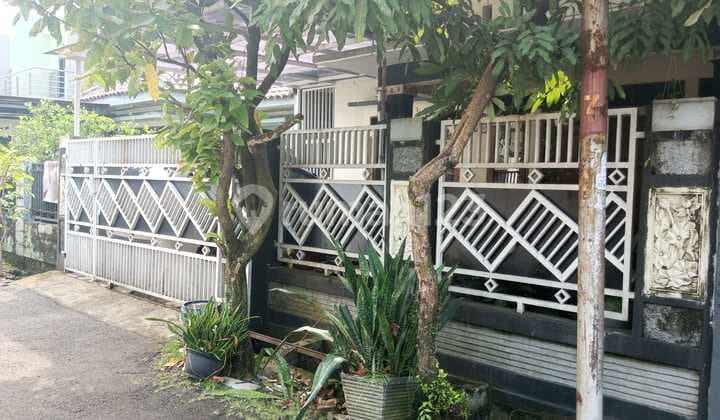 Dijual Rumah 2 Lantai Rapi SHM di Villa Ratu Endah Sindangbarang