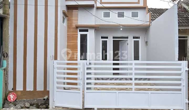 Rumah 3 kamar Tidur Plus Mezanin Full Renovasi Luas 72 m2 SHM
