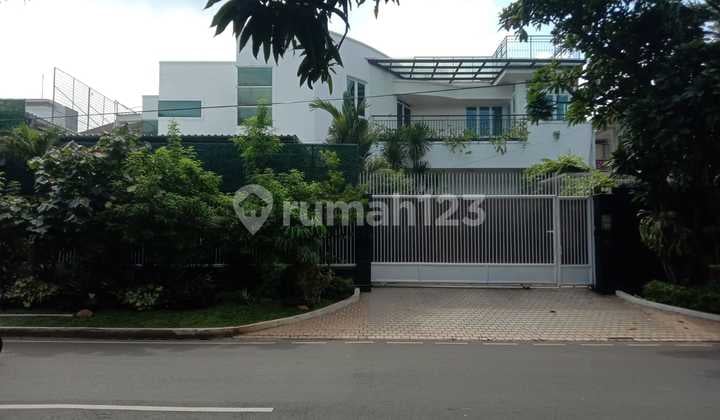 Dijual Rumah Mewah Desain Elegan di Pondok Indah Jakarta Selatan