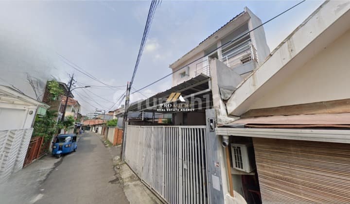 Dijual Rumah 3 Lantai Siap Huni di Jl Cempaka Pangeran Antasari