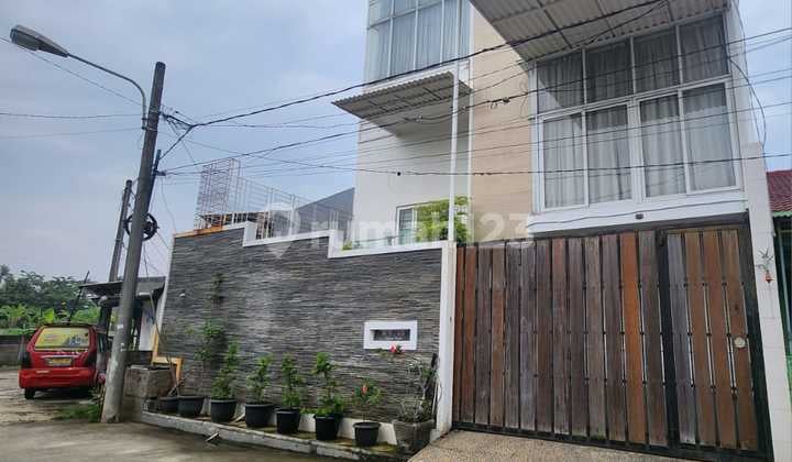 Dijual Rumah 3 lantai SHM di Perumahan Taman Kencana Cengkareng