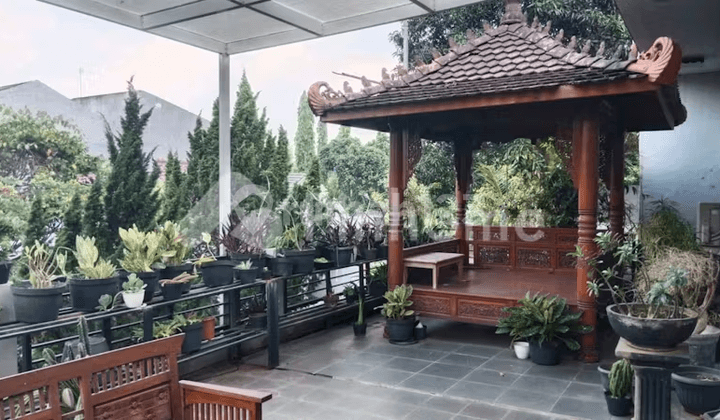 Dijual Rumah 3 Lantai 4 Kt di Jl Boulevard Cluster Ultima