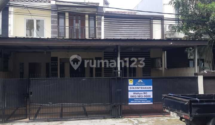 Disewakan Rumah Rapi 2 Lantai di Bukit Cimanggu City Kota Bogor