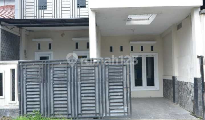 2-Story Renovated House for Rent in Bukit Cimanngu City