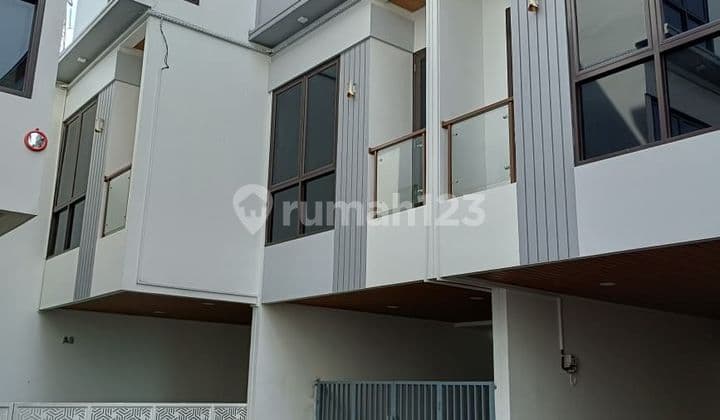 Dijual Rumah Townhouse di Cempaka Putih Jakarta Pusat