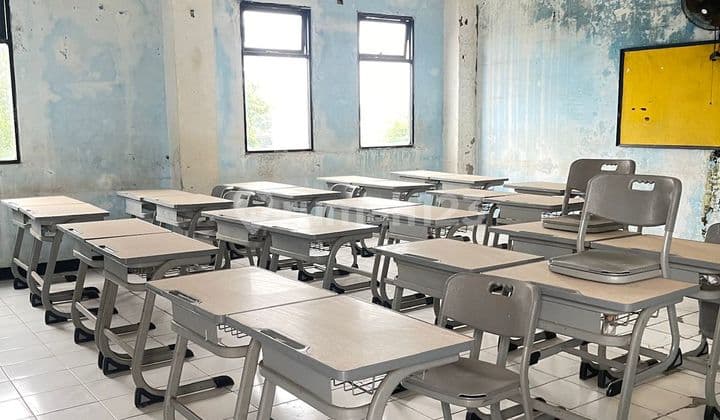 Dijual Gedung Sekolah Lengkap Sarana Kolam Renang di Kota Bekasi