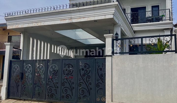 For Sale: Luxury 2-Story House on Jl Cikopo Selatan, Megamendung