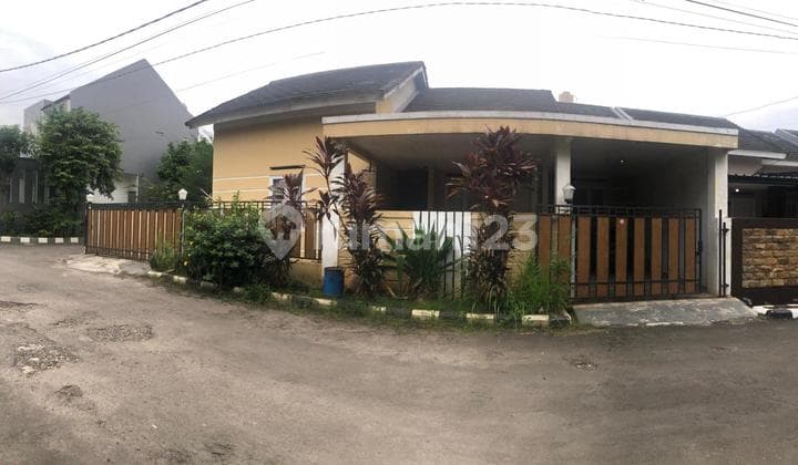 Rumah Mewah Hook Bu Akses Jalan 2 Mobil