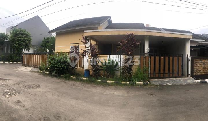 Rumah Mewah Hook Bu Akses Jalan 2 Mobil