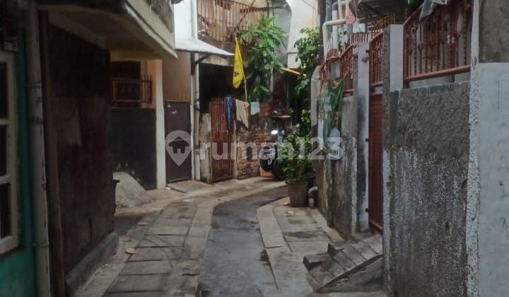 Rumah 2 lantai tengah kota siap huni