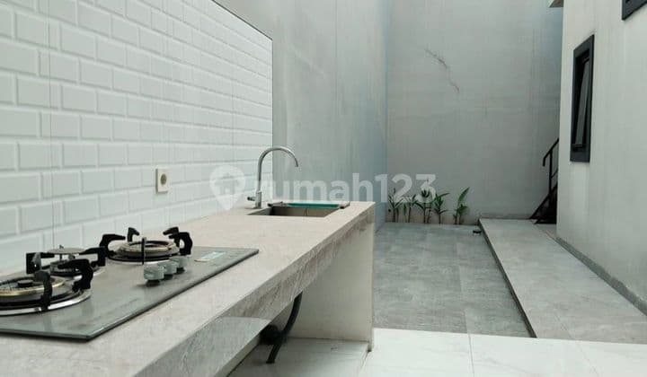 Roadside House, East Facing, Still New, 2 Floors, Ready to Occupy