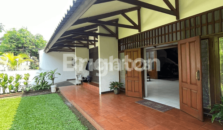 Rumah 1/2 Kavling Asri Homey Terawat Siap Huni Dalam Komplek Bangka Jakarta Selatan