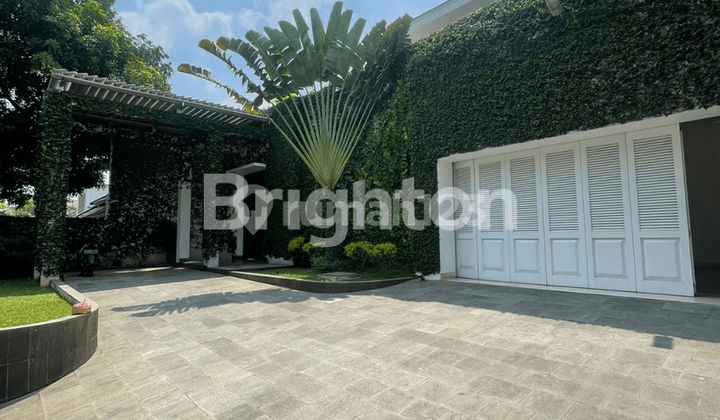 Rumah Strategis Design Tropis Halaman Super Luas Cipete Jakarta Selatan