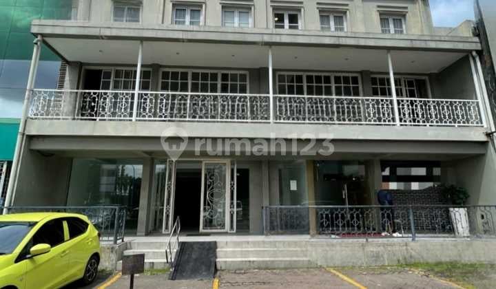 Tempat Usaha 1 Lantai Bangunan Modern Komplek Ruko Metro Pondok Indah Jakarta Selatan