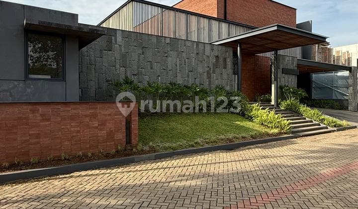 Rumah Baru Modern Tropis Dalam Komplek Elite Dekat Pintu Toll Cinere Depok