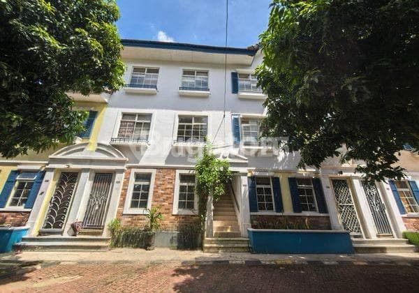 Rumah Fully Furnished Baru Renovasi Strategis Dekat Pintu Tol Karawaci Tangerang