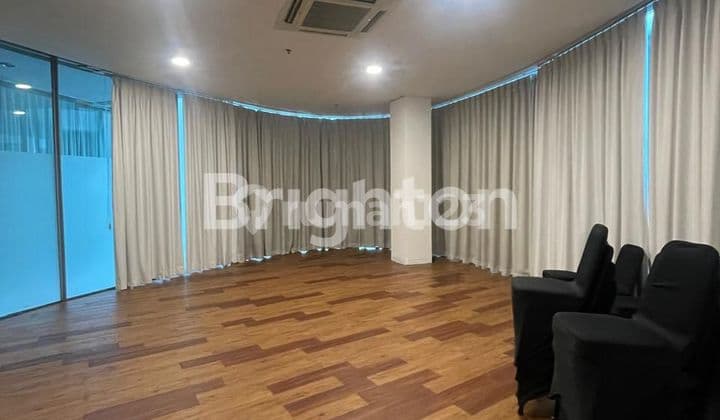 Ruang Usaha Lokasi Strategis Kemang Raya Jakarta Selatan