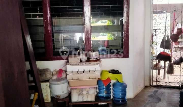 Di Bawah Njop Gajah Mada Kota 182 M2