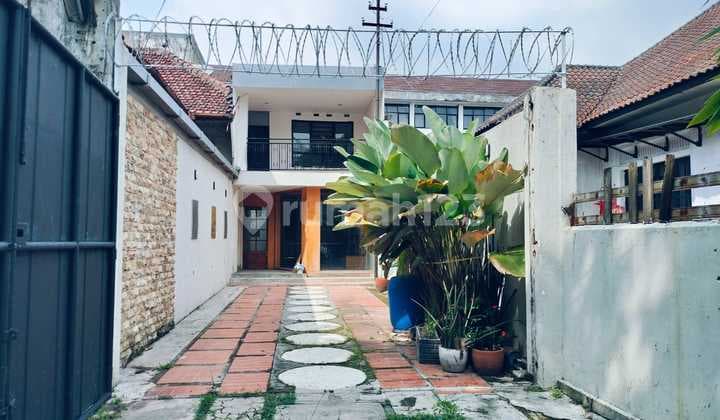 Ruang Usaha Strategis Cocok untuk Cafe Martadinata Riau Bandung