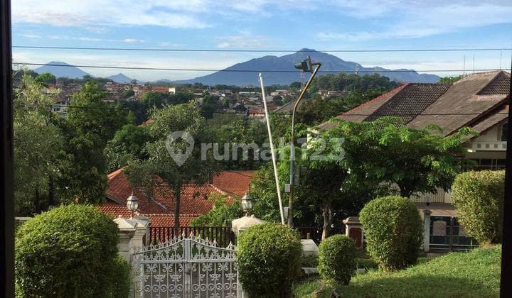 Rumah bagus ada view di jalan Slamet cocok untuk cafe, guest house.