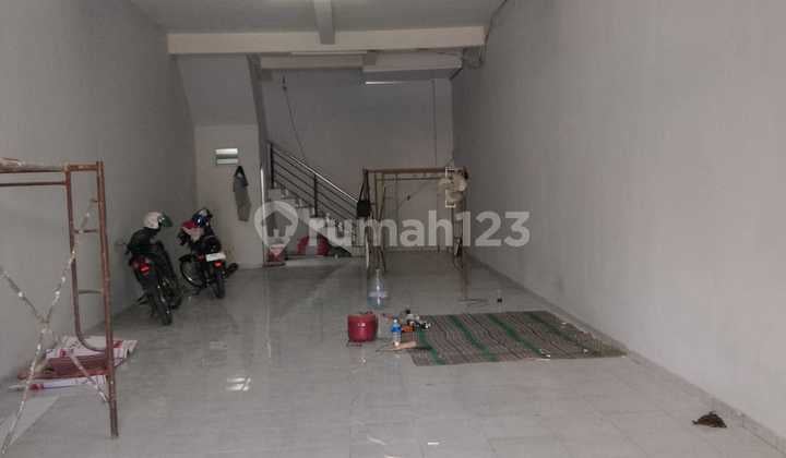 Ruko Area Ramai Perdagangan, Perbankan dan Pendidikan