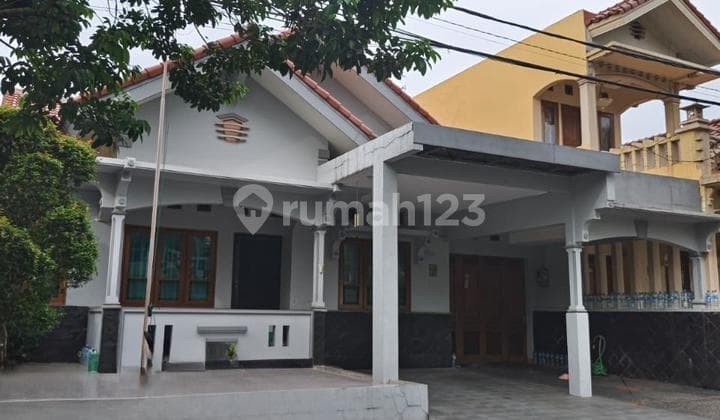 Dijual Rumah Lokasi Strategis di Pesona Khayangan Depok