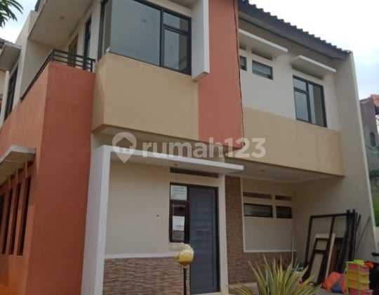 Dijual Rumah di Dcrown Ready Stock Free Ac Water Heaterdi Cirendeu Dijual Rumah di Dcrown Ready Stock Free Ac Water Heaterdi Cirendeu