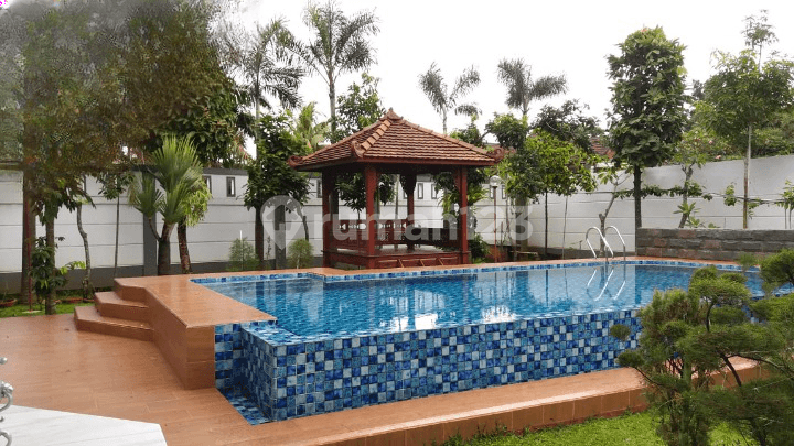 Dijual Rumah Ada Swimming Pool ,di Jl Marga Satwa Raya, Jakarta Selatan
