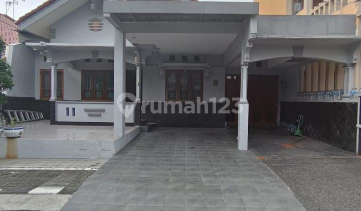 Dijual Rumah Lokasi Strategis di Pesona Khayangan Depok