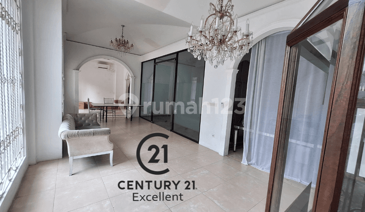 Disewakan Ruang usaha siap pakai cocok untuk kantor atau usaha at Gandaria Jakarta Selatan