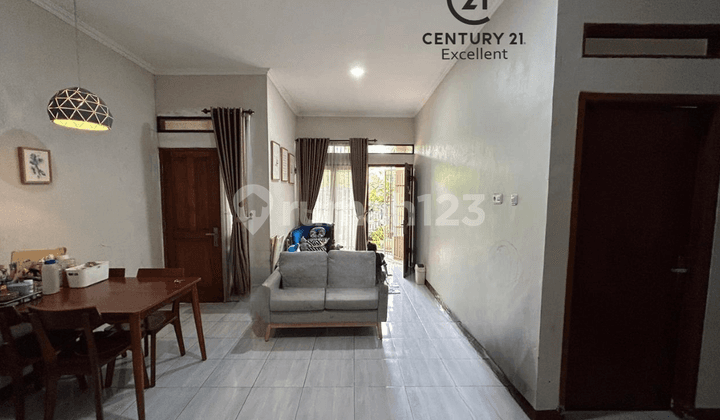 Turun Harga Dijual Rumah di Tanah Baru Beji Depok Jawa Barat