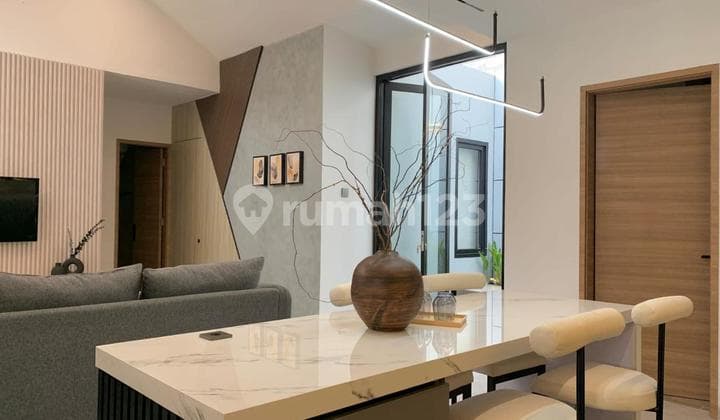 Rumah Elegan Furnished Lingkungan Nyaman Kota Baru Parahyangan