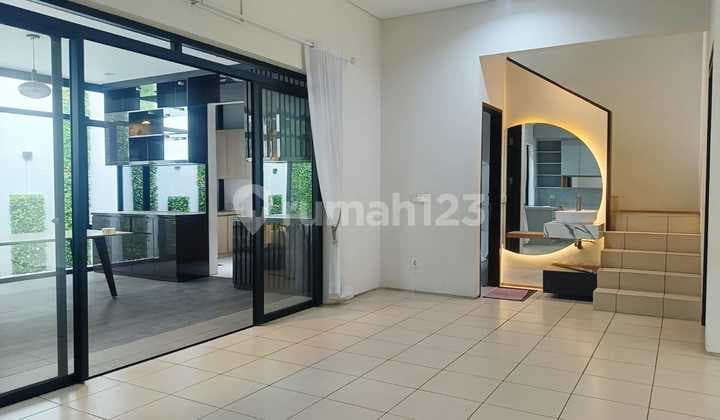 Rumah Keluarga Premium Semi Furnished Kota Baru Parahyangan