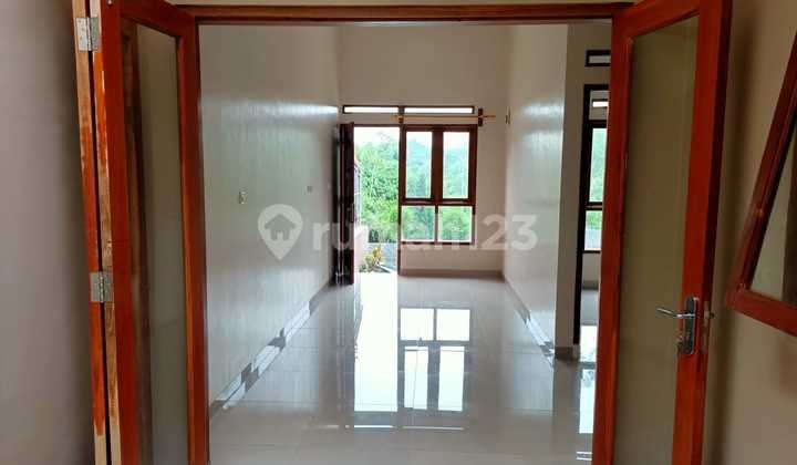 Beautiful House, Front and Back Garden, Comfortable Environment in Puncak Sariwangi, Bandung