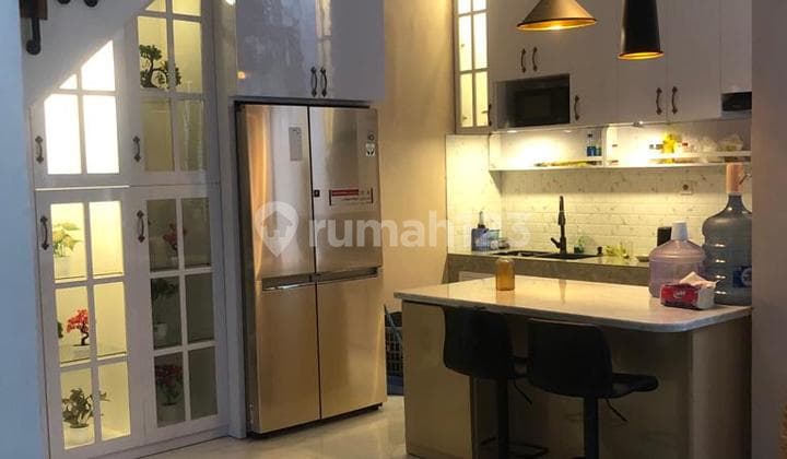 Rumah Premium Fully Furnished Lingkungan Asri di Kota Baru Parahyangan, Bandung