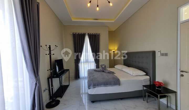 Rumah Furnished 2 Lantai Posisi Hoek di Kota Baru Parahyangan