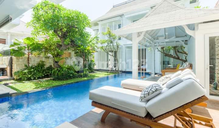Villa Mewah di Canggu Jalan Kaki ke Pantai Berawa SHM