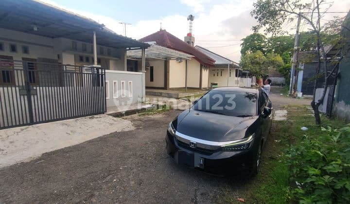 Ready-to-Occupy House in a Housing Complex Near Ciperna Toll Gate, Good.
