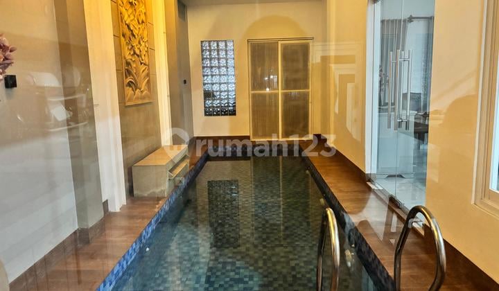 Disewakan Rumah + Kolam Renang Pribadi di Kota Cirebn