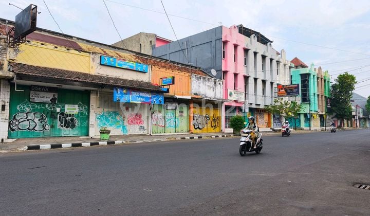 Ruko Siap Pakai Di Jalan Raya Pekalipan Kota Cirebon
