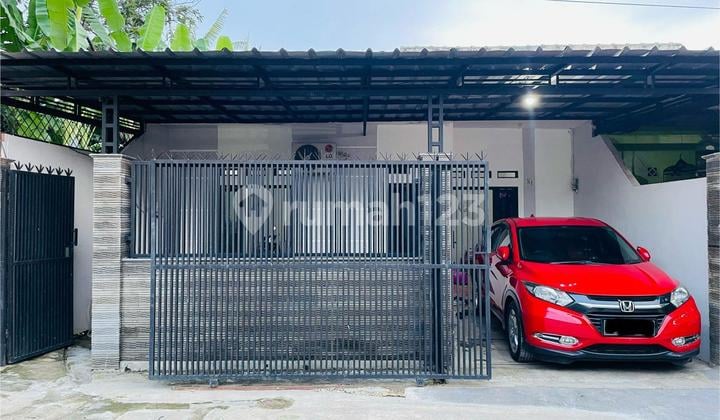 Rumah Rapi Di Dalam Komplek Perumahan Di Cempaka Kedawung