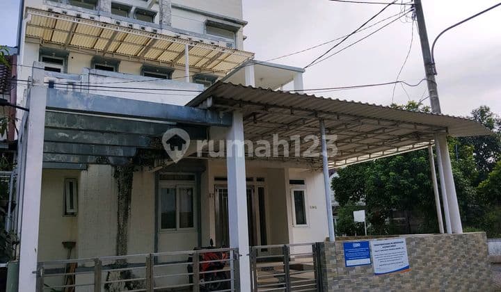 Rumah Hoek di Puri Pakujaya Regency Serpong Tangerang