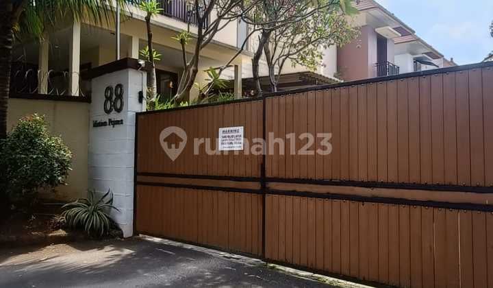 Townhouse Mutiara Pejaten- Rumah Lelang Ekslusif,Luas 208M