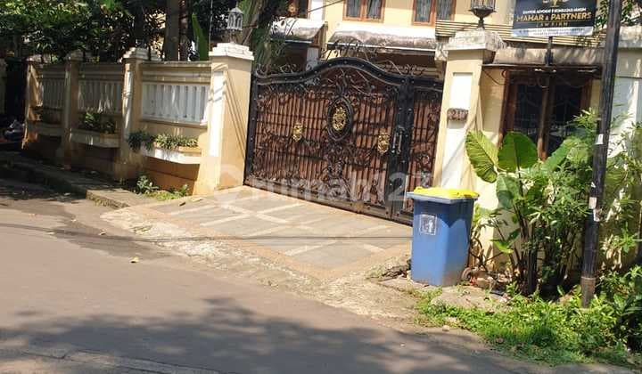 Rumah Mewah di Jalan Bonang Pegangsaan di Menteng
