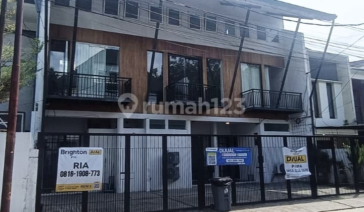 Rumah Nyaman di Jl Zamrud di Cilandak Barat