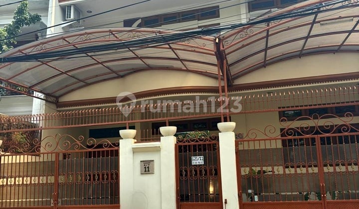 Rumah Nyaman di Jl Anggrek Garuda Kemanggisan