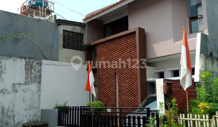 Minimalist House LT 140 M in Cipulir Permai, Kebayoran Lama