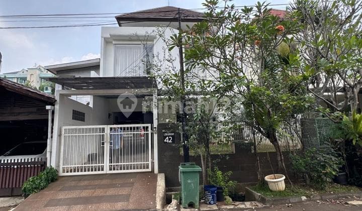 Rumah Moderen di Jl Loka Indah di Pancoran