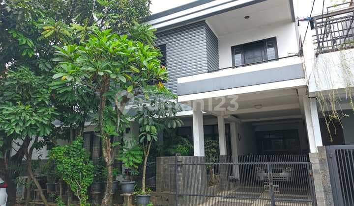 Rumah Strategis di Jl Kasuari di Tangerang Selatan
