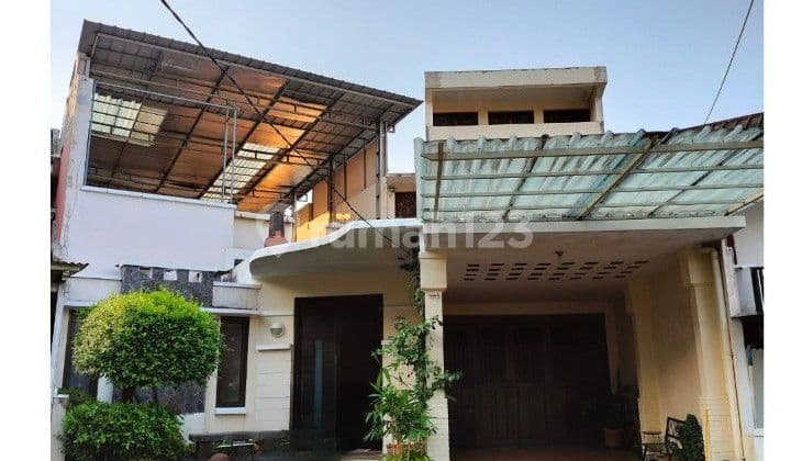 Rumah 2 Lantai, SHM, Asri, Bebas Banjir, di Komplek Graha Cinere